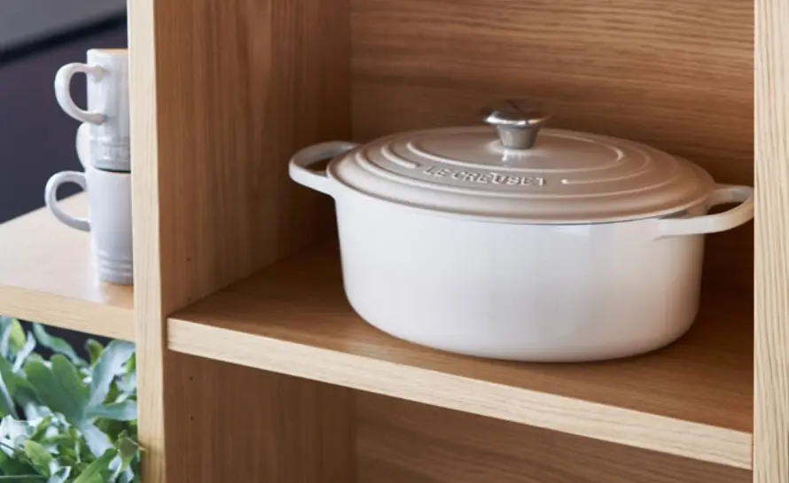cast iron dutch pot
